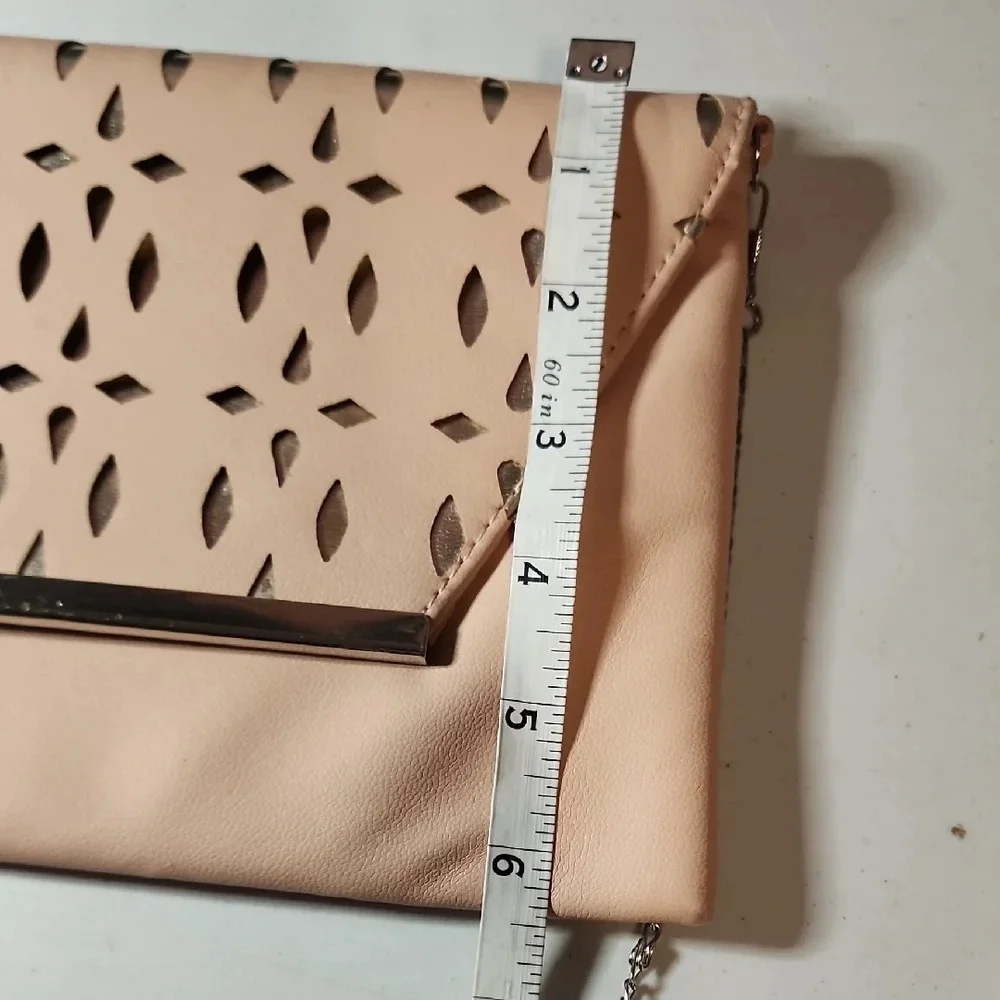 Elegant Pink and Gold Clutch with Chain - Picture 2 of 6